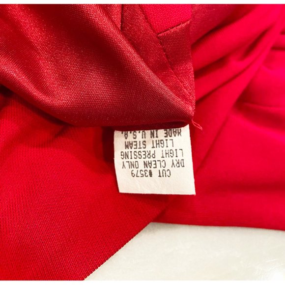 Bloomindales: Drape neck, red dress, size M. very flattering style - Picture 5 of 7